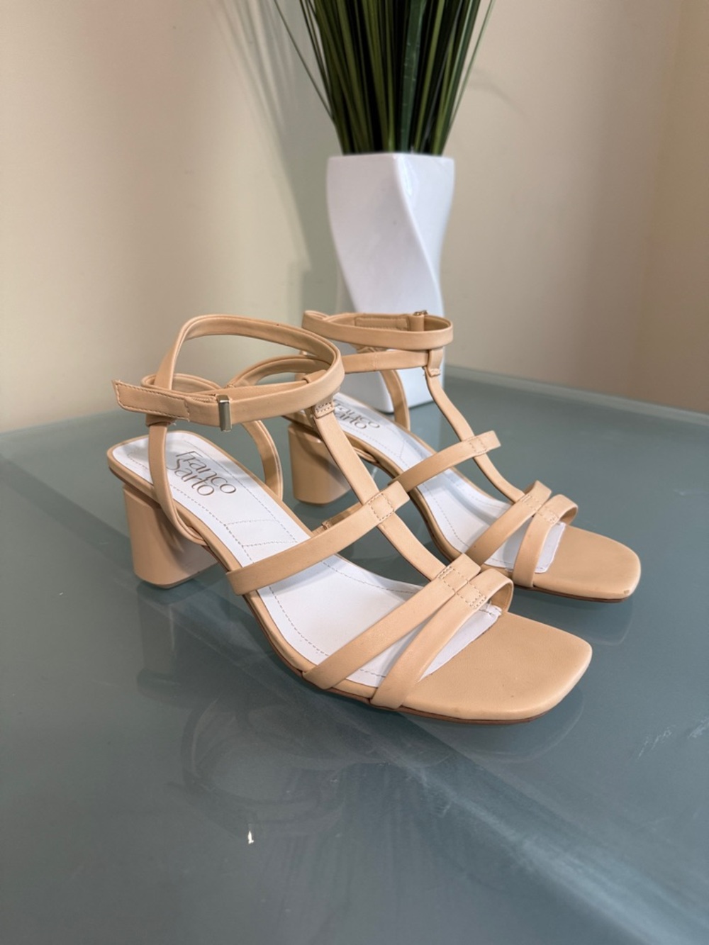 Franco Sarto Nude/Tan Strappy Block Heeled Sandals Size 8 - Picture 3 of 10